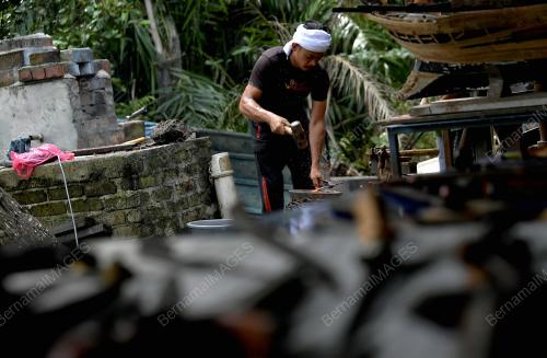 PEMBUATAN KERIS WARISAN MELAYU