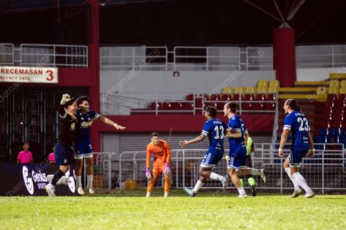 SEPARUH AKHIR KEDUA PIALA FA