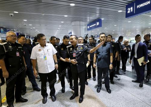 DATUK SERI SAIFUDDIN NASUTION ISMAIL