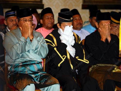 SHARAFUDDIN IDRIS SHAH
