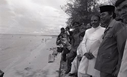 PRESIDEN PAKISTAN MUHAMMAD ZIA-UL-HAQ