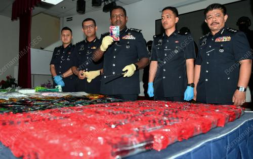 DATUK HUSSEIN OMAR KHAN