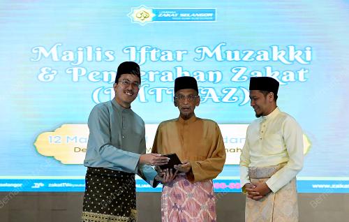 MAJLIS IFTAR BERSAMA MUZAKKI DAN PENYERAHAN ZAKAT RAMADAN