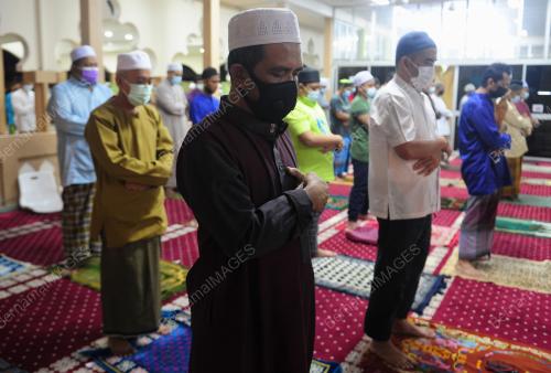 HARI PERTAMA SOLAT TARAWIH