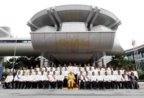 SULTAN SHARAFUDDIN IDRIS SHAH