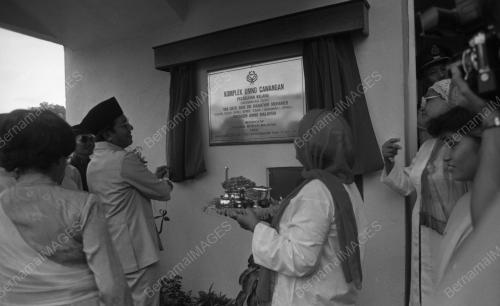 SG16_14012015_PM_KOMPLEKS_UMNO