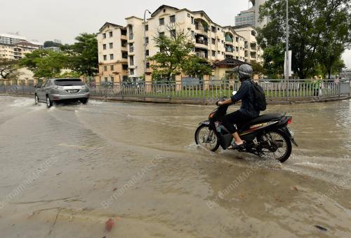 BANJIR KILAT SHAH ALAM