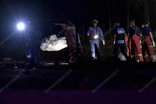 MAYAT NAHAS PESAWAT TERHEMPAS ELMINA SHAH ALAM