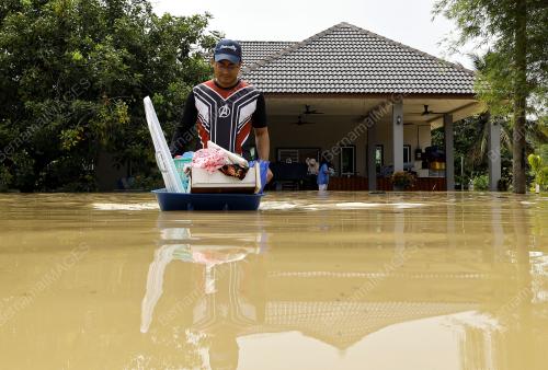 BANJIR DENGKIL