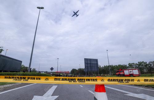 NAHAS PESAWAT TERHEMPAS DI ELMINA SHAH ALAM