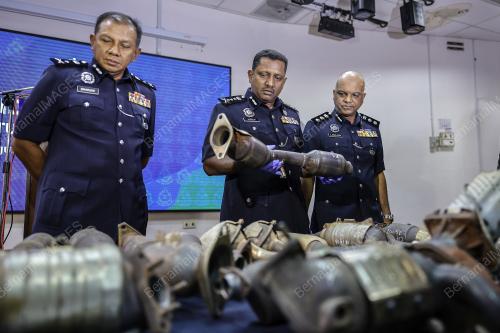DATUK HUSSEIN OMAR KHAN