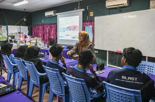 SANTUNI MADANI SATU PEMIMPIN SATU KAMPUNG