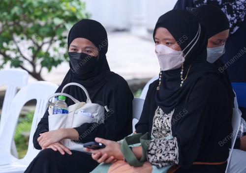 JENAZAH NAHAS PESAWAT TERHEMPAS DI ELMINA