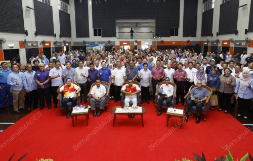 DATUK SERI AMIRUDIN SHARI