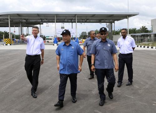 DATUK SERI ALEXANDER NANTA LINGGI