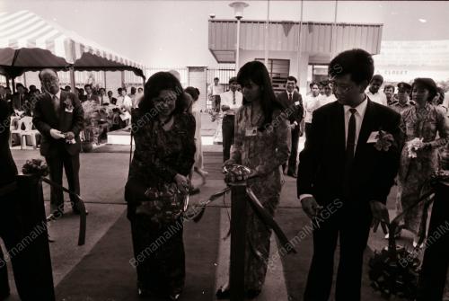 PEMBUKAAN KILANG BRIDGESTON ARMSTRONIC