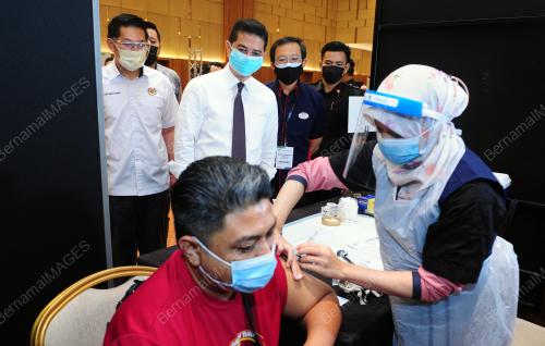 PROGRAM IMUNISASI INDUSTRI COVID-19 KERJASAMA AWAM SWASTA