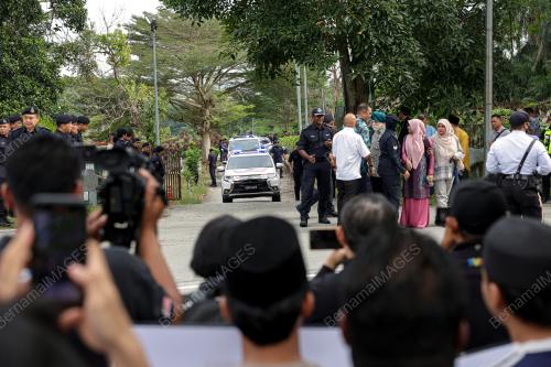 PENGGALIAN SEMULA KUBUR PALAPES SYAMSUL HARIS