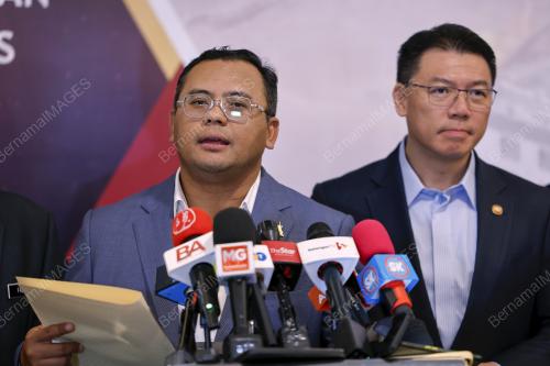 DATUK SERI AMIRUDIN SHARI