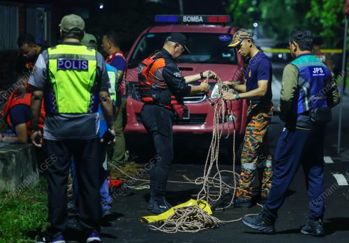 OPERASI MENYELAMAT MANGSA LEMAS
