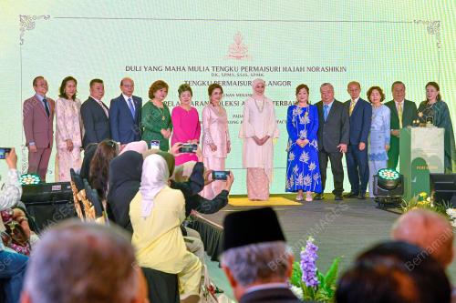 PELACARAN KOLEKSI BAHARU BARANG KEMAS POH KONG