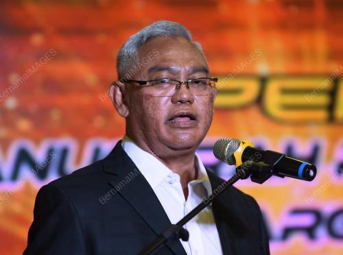 TAN SRI NOH OMAR