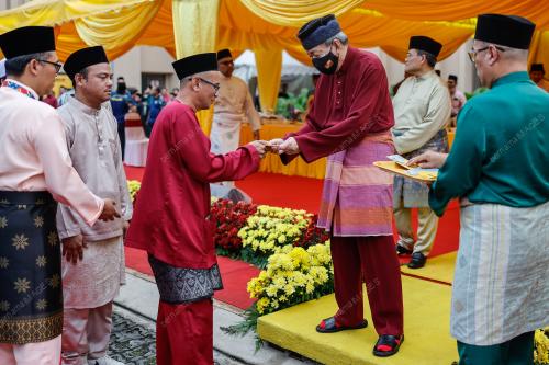 SULTAN SHARAFUDDIN IDRIS SHAH