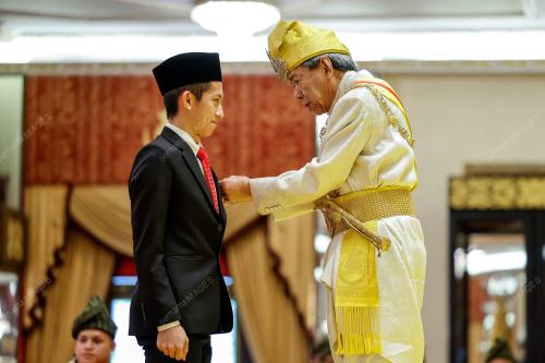 SULTAN SHARAFUDDIN IDRIS SHAH