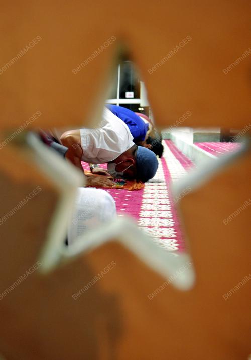 HARI PERTAMA SOLAT TARAWIH