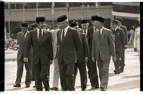 SULTAN BRUNEI BERANGKAT PULANG