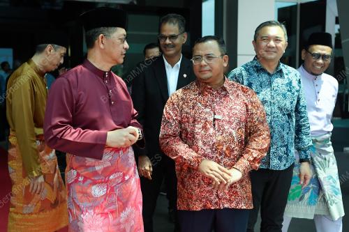DATUK SERI AMIRUDIN SHARI