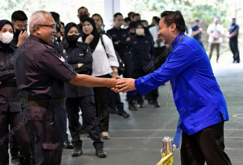 PENGUNDIAN AWAL PRU15