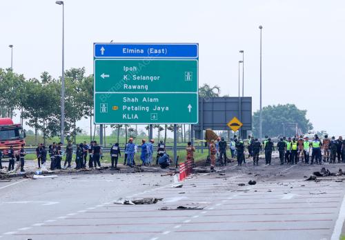 NAHAS PESAWAT TERHEMPAS DI ELMINA SHAH ALAM