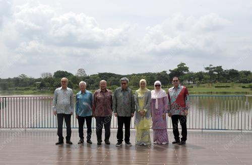 SULTAN SELANGOR SULTAN SHARAFUDDIN IDRIS SHAH