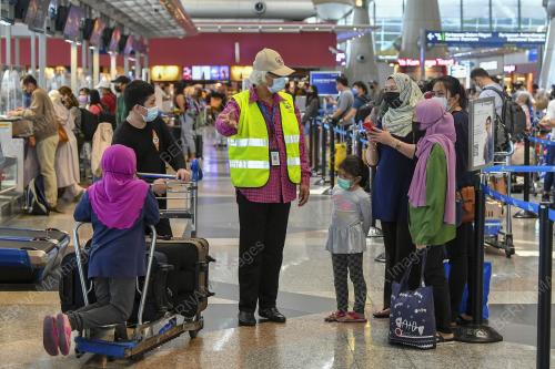 SUKARELAWAN DUTA KOMUNITI DI KLIA