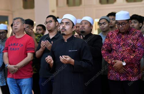 SOLAT JENAZAH GHAIB PEMIMPIN HAMAS