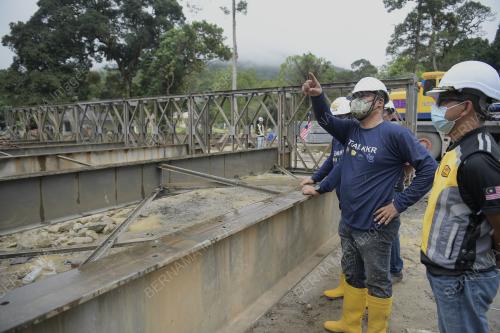 JAMBATAN SEMENTARA SG LUI