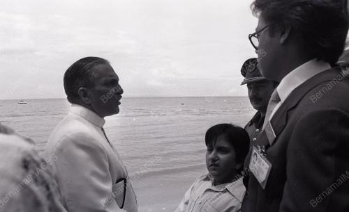 PRESIDEN PAKISTAN MUHAMMAD ZIA-UL-HAQ