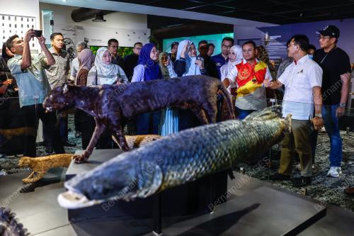 DATUK SERI AMIRUDIN SHARI