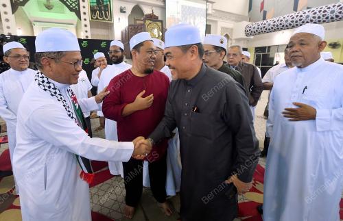 DATUK DR MOHD NA'IM MOKHTAR