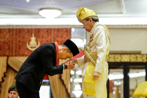 SULTAN SHARAFUDDIN IDRIS SHAH