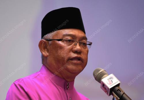 TAN SRI NOH OMAR