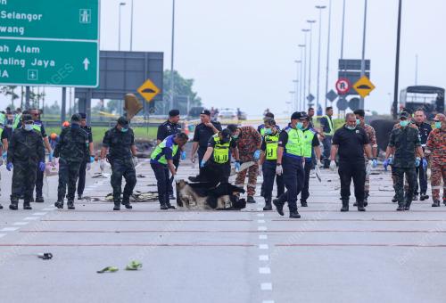 NAHAS PESAWAT TERHEMPAS DI ELMINA SHAH ALAM