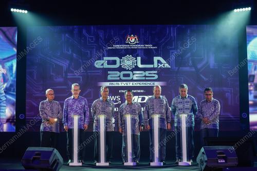 DATUK MUSTAPHA SAKMUD