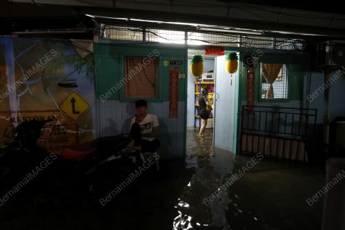 FENOMENA AIR LAUT PASANG BESAR