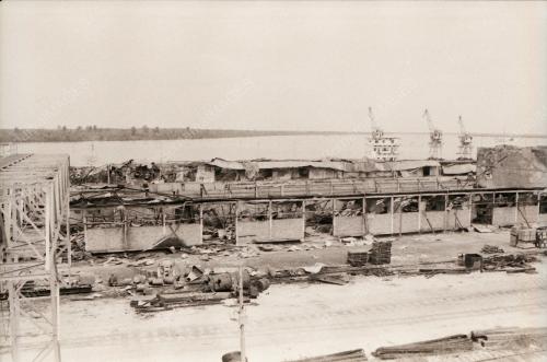 MEMPERBAIKI RUMAH ROSAK