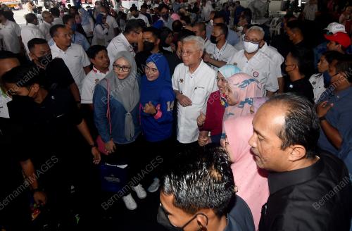 DATUK SERI ISMAIL SABRI YAAKOB