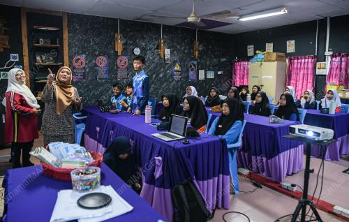 SANTUNI MADANI SATU PEMIMPIN SATU KAMPUNG