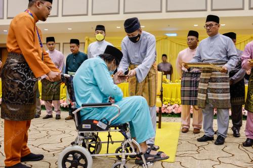 SULTAN SHARAFUDDIN IDRIS SHAH