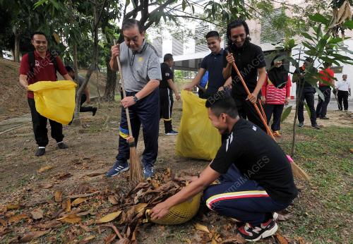 SG18_20082018_GOTONG_ROYONG_BN201808